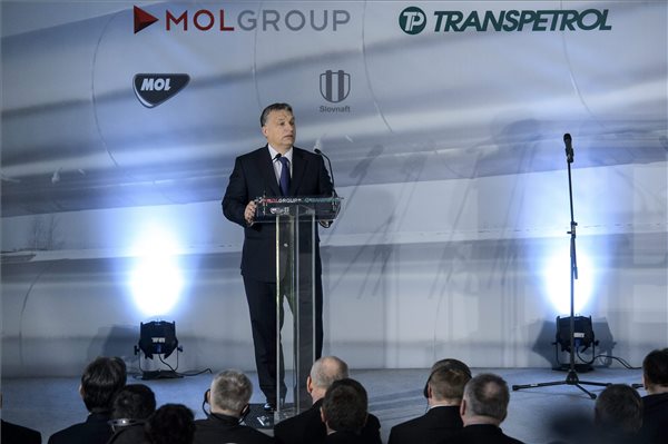 Orbán Viktor és Robert Fico átadta a Barátság I. kőolajvezeték felújított szakaszát