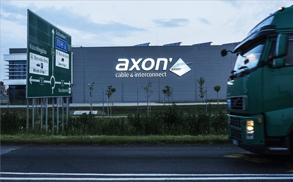 Átadták a francia Axon új kábelgyárát Kecskeméten
