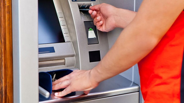 Megszabják a bankoknak, hogy hol és mennyi ATM-et kell működtetniük