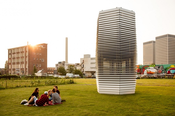 Megépült a világ legnagyobb légtisztítója a Smog Free Tower