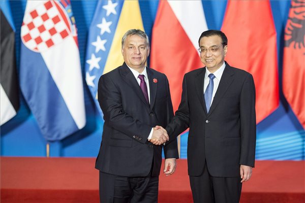 Orbán Kínában: Európában a biztonság lett a legfontosabb