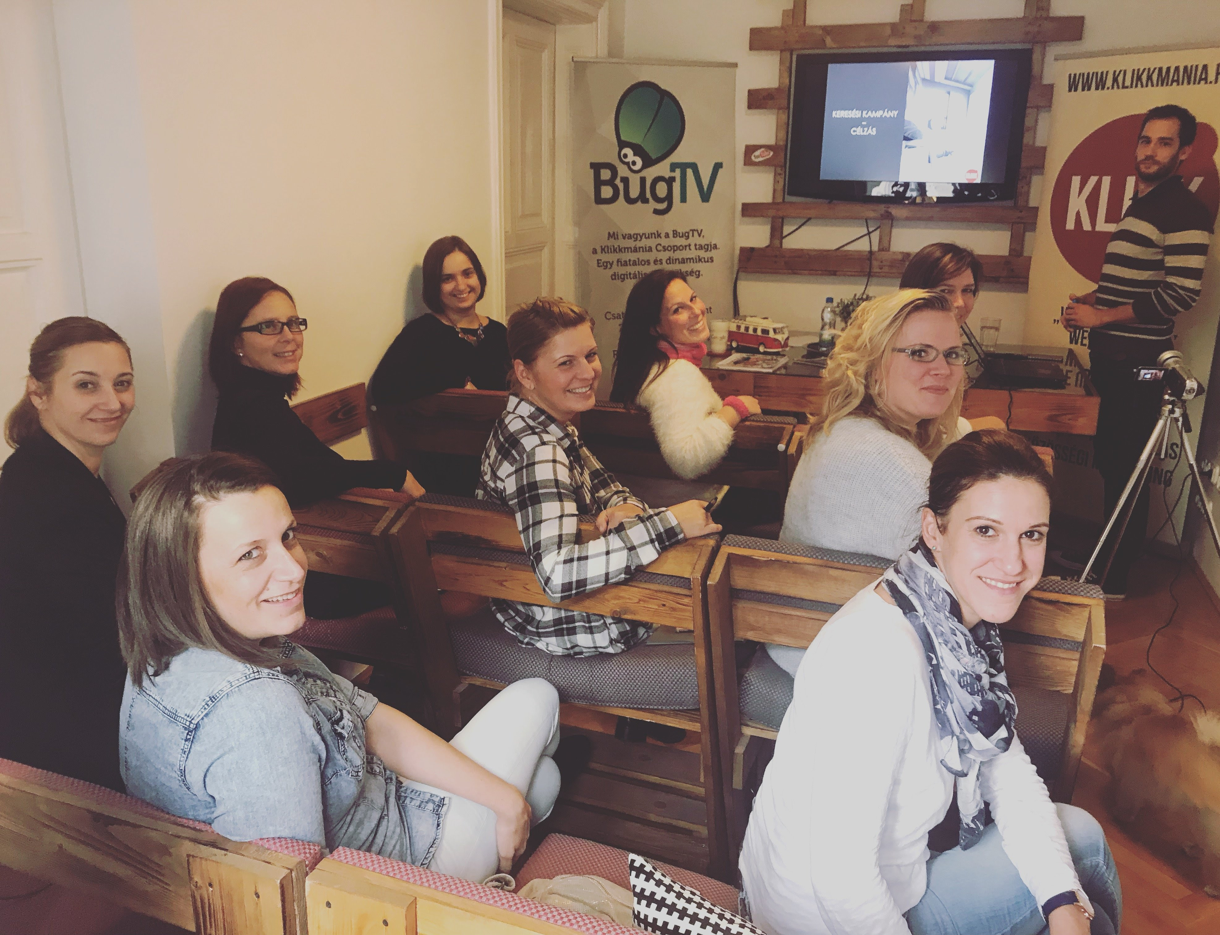 Díjmentesen tanulnak PPC-t és SEO-t az anyák   