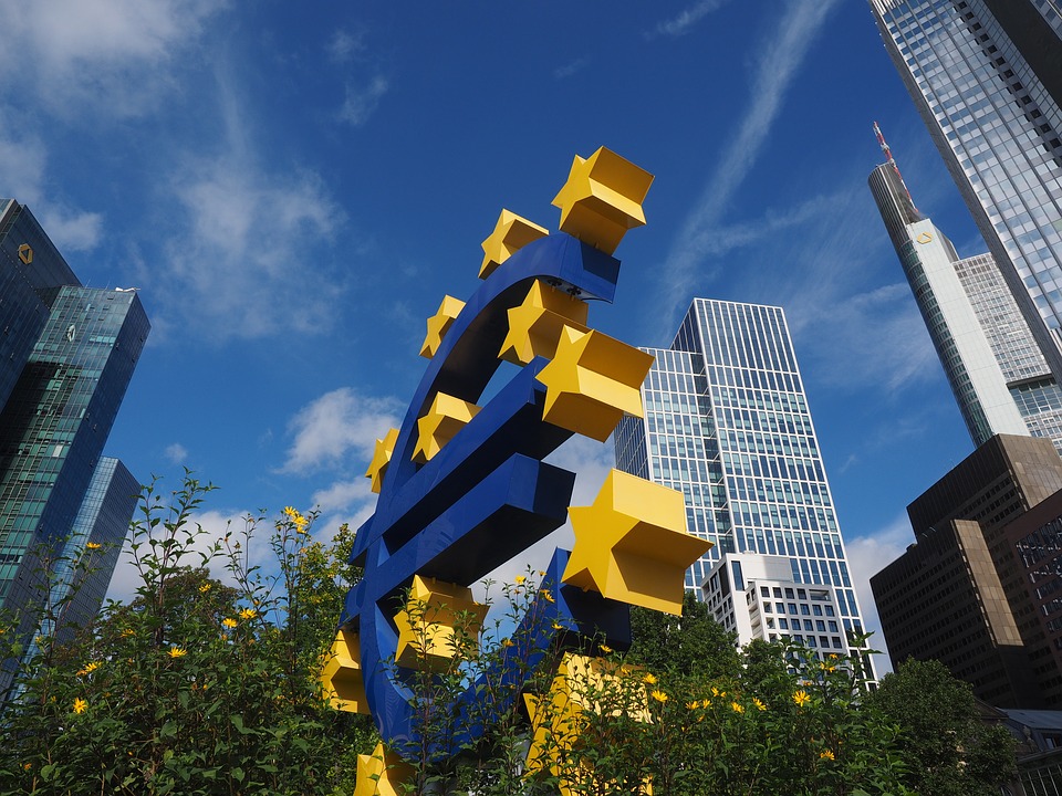 Az Európai Központi Bank nem áll le a sürgősségi kötvényvásárlásokkal
