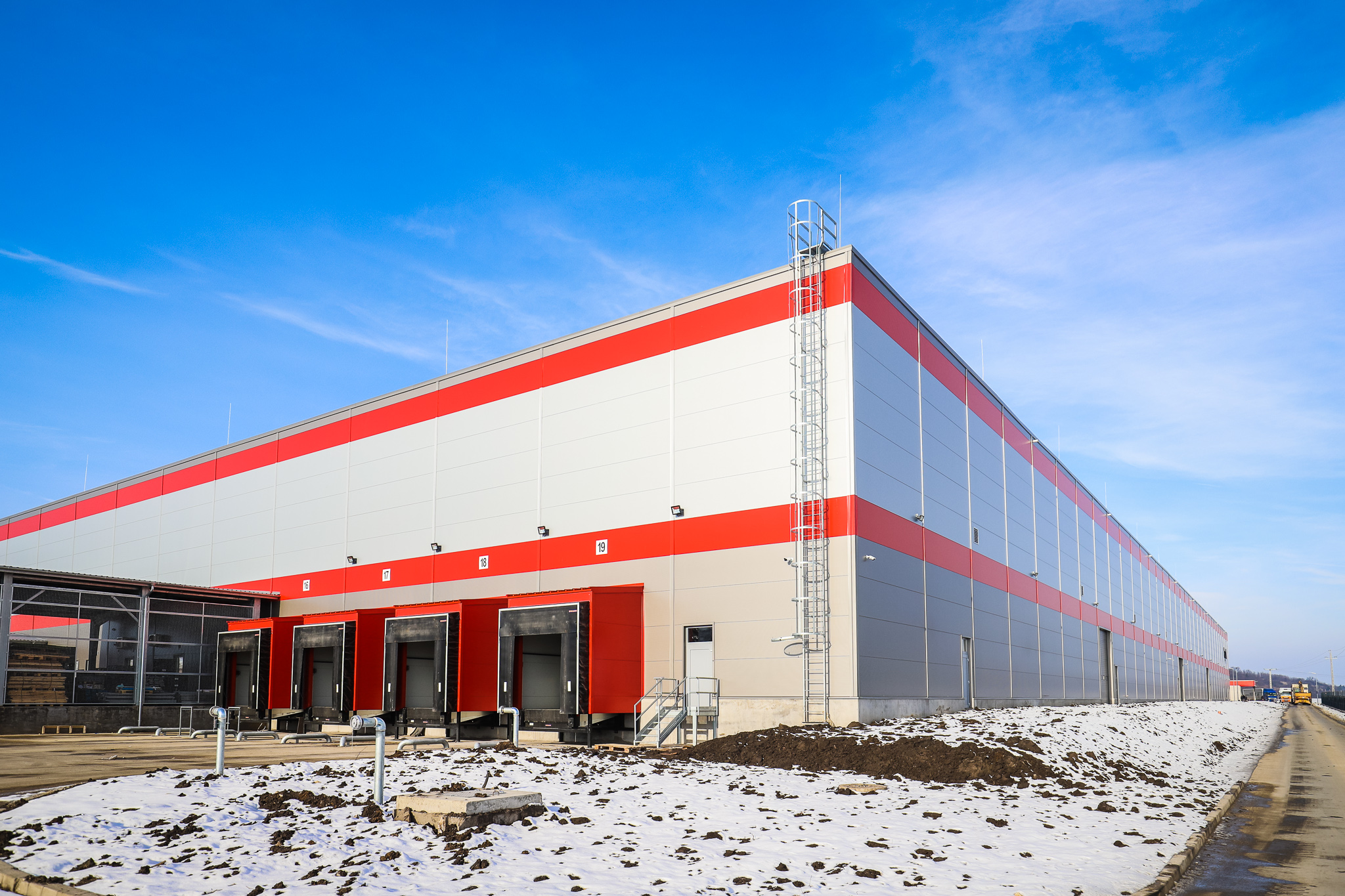 A régió legnagyobb egybefüggő logisztikai központját adták át Miskolcon