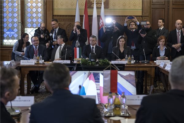 A V4 megerősítheti az egész európai kontinenst