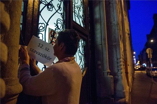 Rendben megkezdődött a voksolás