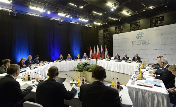 Többen is követhetik a V4-ek politikáját