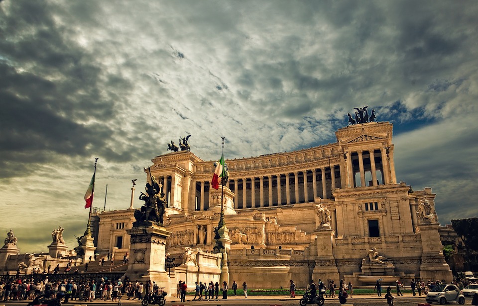 Olaszországban egyre kevesebb korlátozás vonatkozik a turistákra