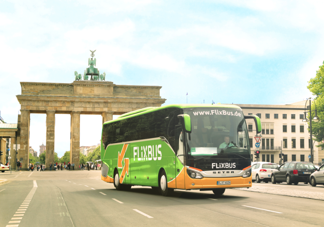 A FlixBus visszatér a magyar utakra: 9 hónap szünet után újraindulnak a nemzetközi távolsági buszok