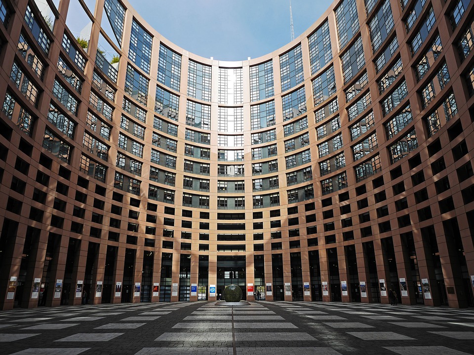 Az Európai Parlament új jelentéstételi szabályokat fogadott el