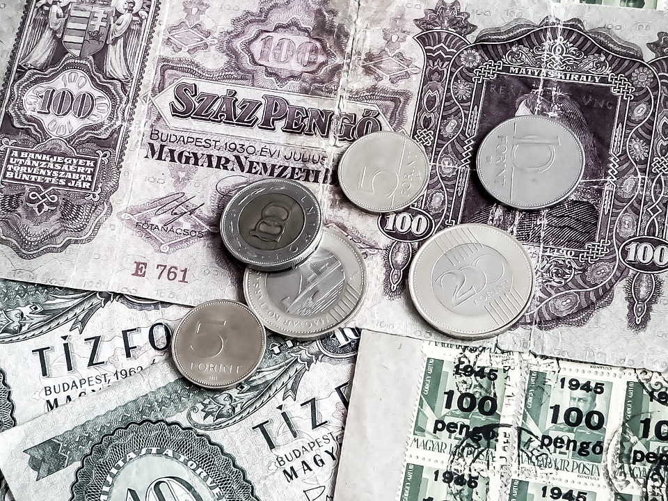 Euró-forint árfolyam: ismét új mélypontot ért el a forint