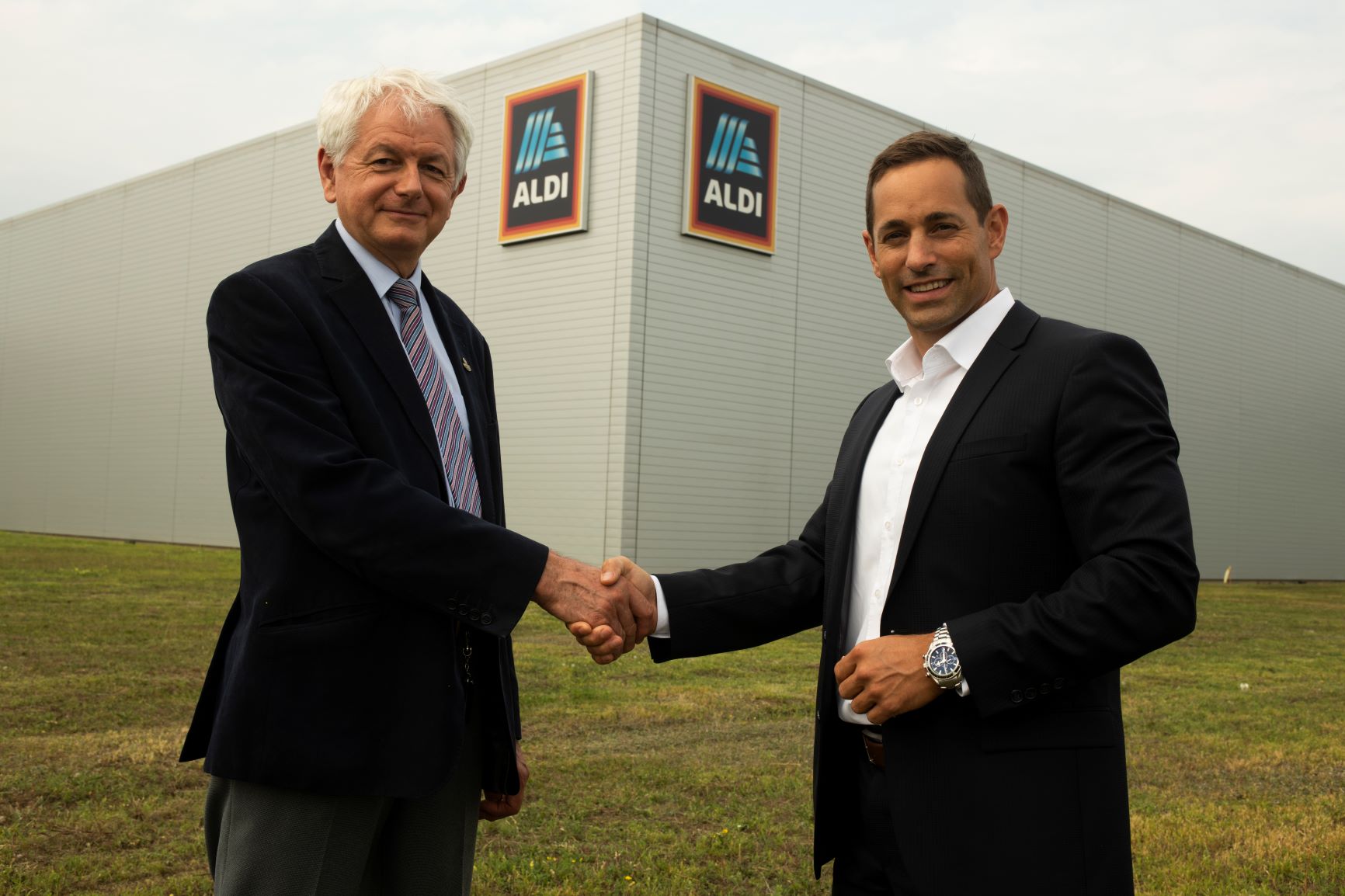 8800 négyzetméteres hűtőraktárat épít, és 50 fővel bővít az ALDI