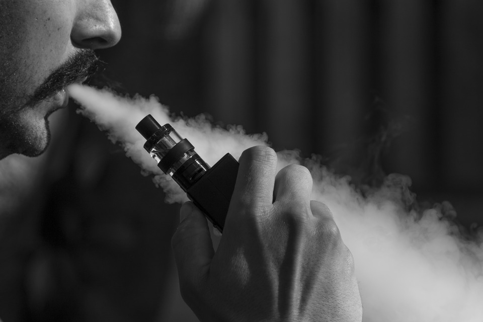 E-cigarettákat forgalmazó webshopokat vizsgál a GVH