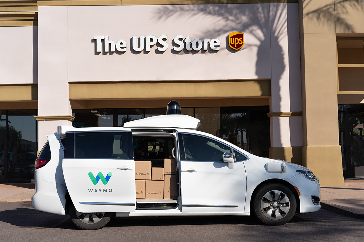 A UPS és a Waymo önvezető kiszállítást tesztel