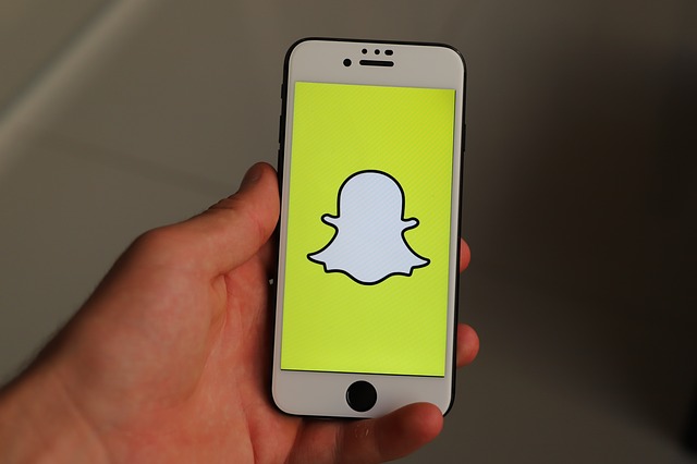 Ronggyá alázzák a Snapchat részvényét a jelentés után