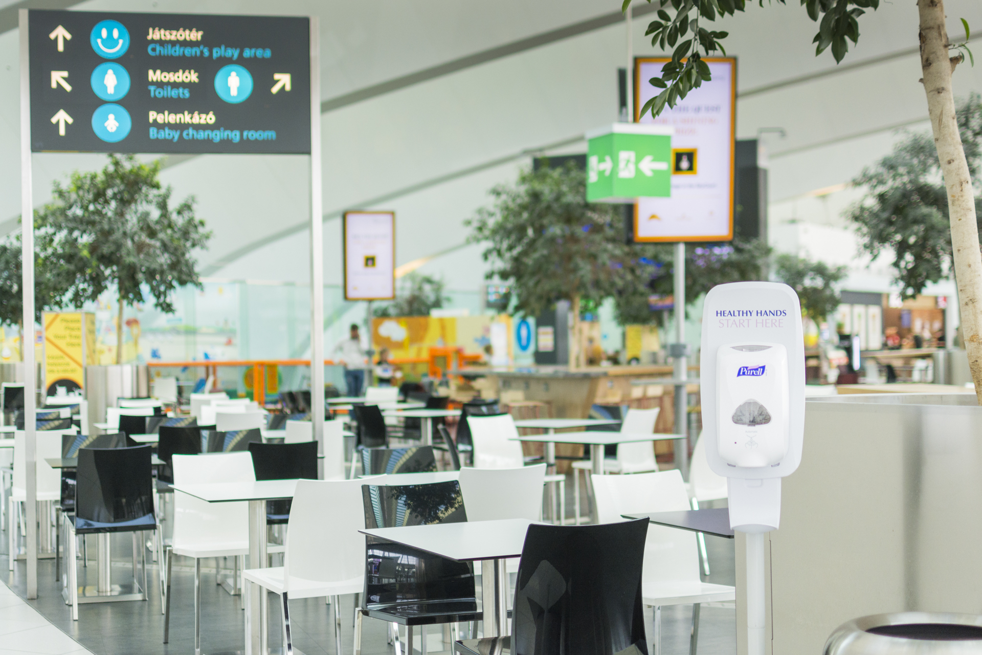 Újraindítja az utasszolgáltatásokat és új egészségvédelmi intézkedéseket javasol a Budapest Airport az utasok érdekében