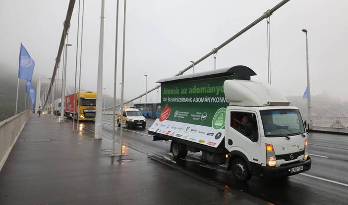 90 tonna élelmiszeradományt szállított a jubileumi élelmezési világnapi konvoj