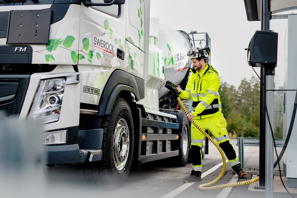 A Volvo Trucks az elektromos teherautók teljes választékát az európai piacra dobja 2021-ben