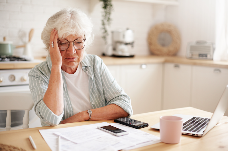 Miért így utalják az április havi nyugdíjakat? Áprilisi nyugdíj utalási időpontok