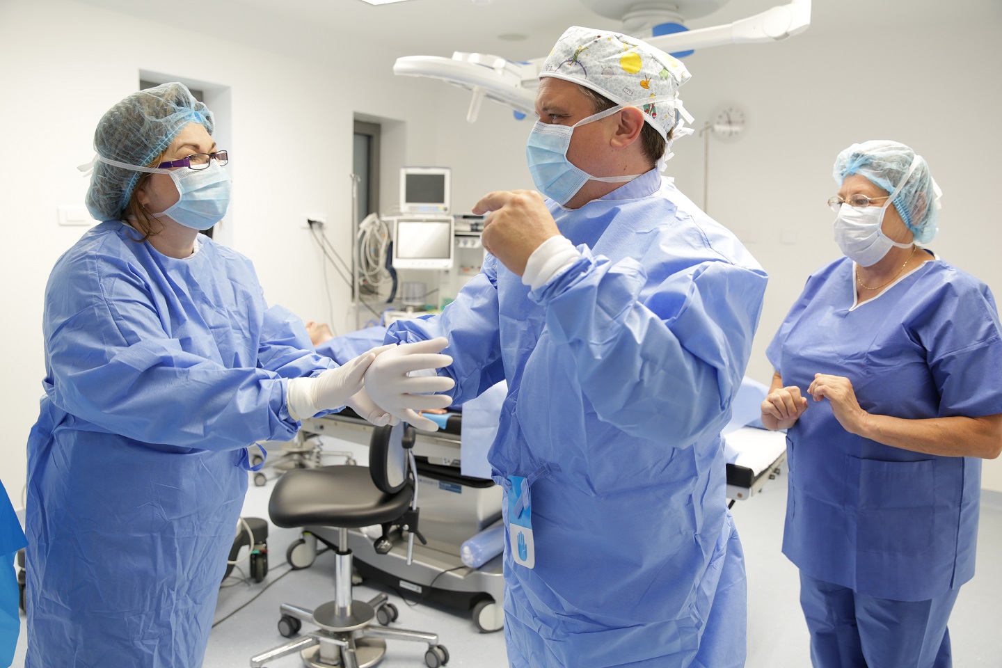 Európában először Magyarországon alkalmazzák a pajzsmirigyrák vágás nélküli műtétének forradalmian új eljárását