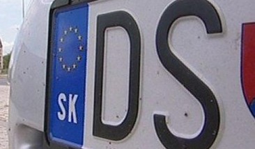 Büntethető a külföldi rendszám jogszerűtlen használata, de...