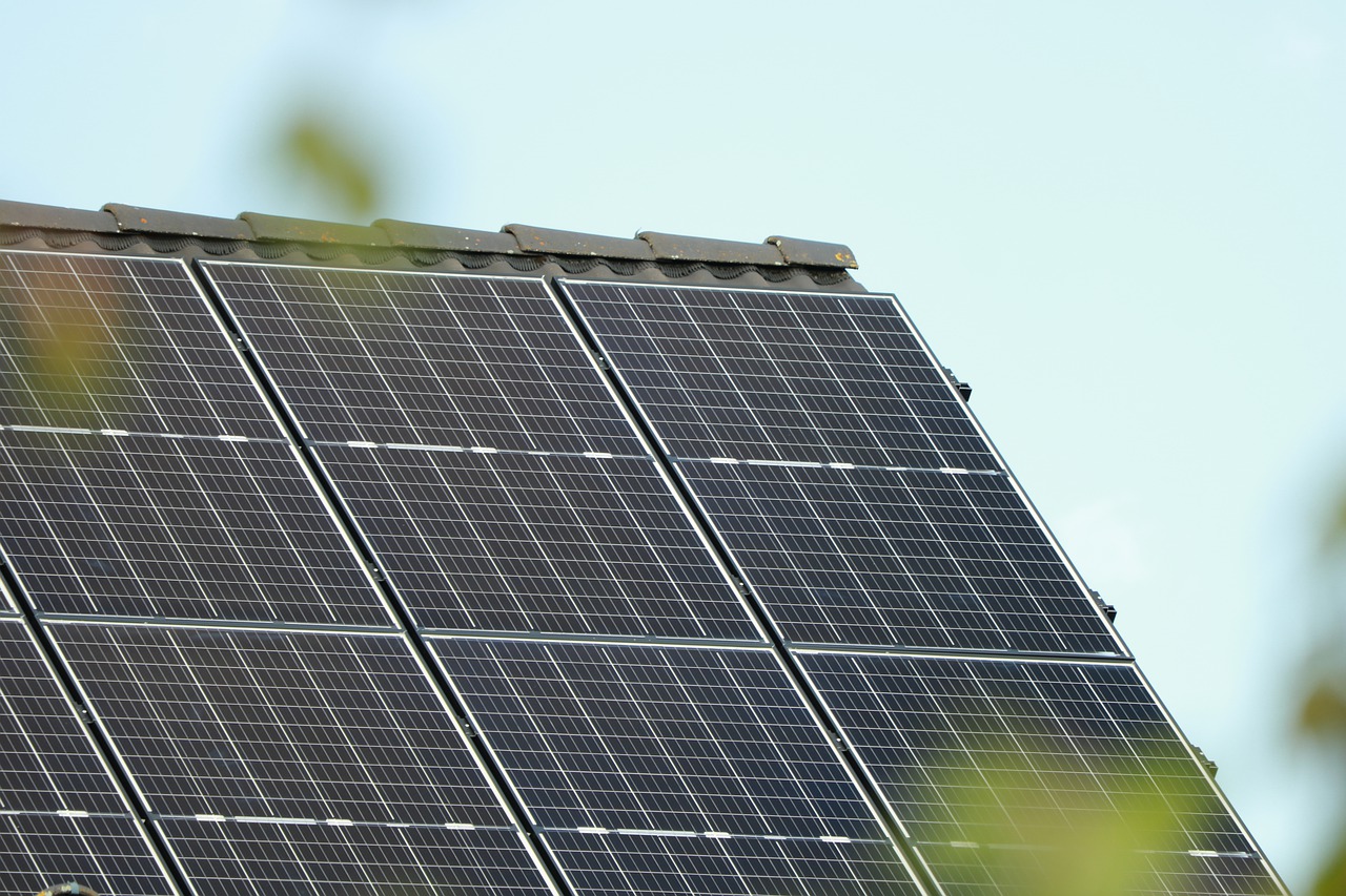 Mintegy száz megawattnyi energiatárolóra van szükség a következő években a magyar napelemes célok eléréshez