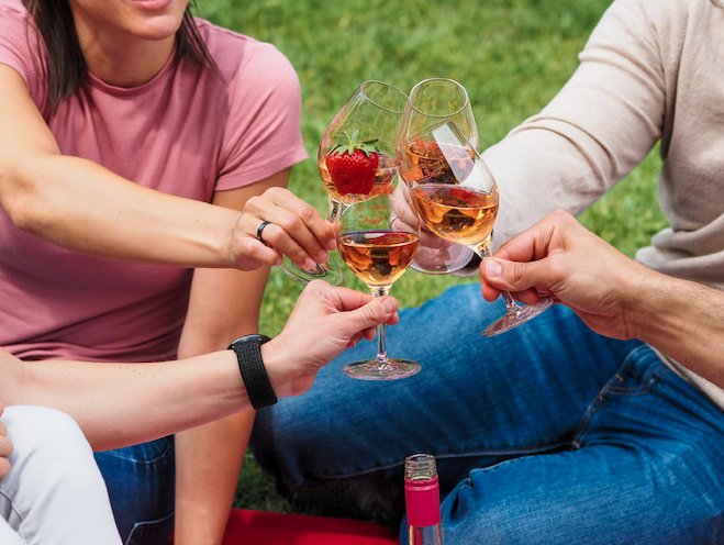 Nemzetközi borversenyt alapít a Winelovers