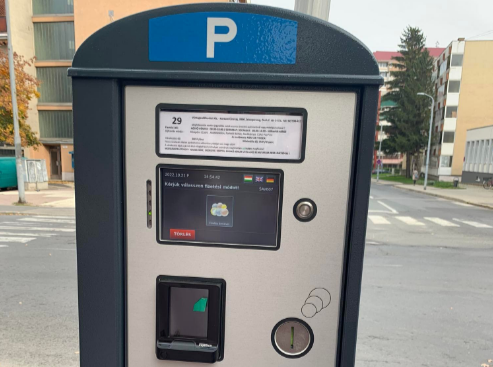 Érintésmentes parkolási rendszert fejlesztettek Zalaegerszegen