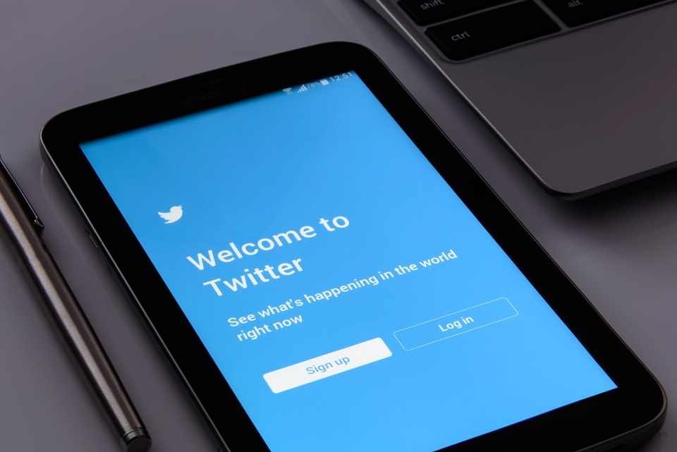 Megszüntette a Twitter a tartalomszabályozó tanácsadó testületét