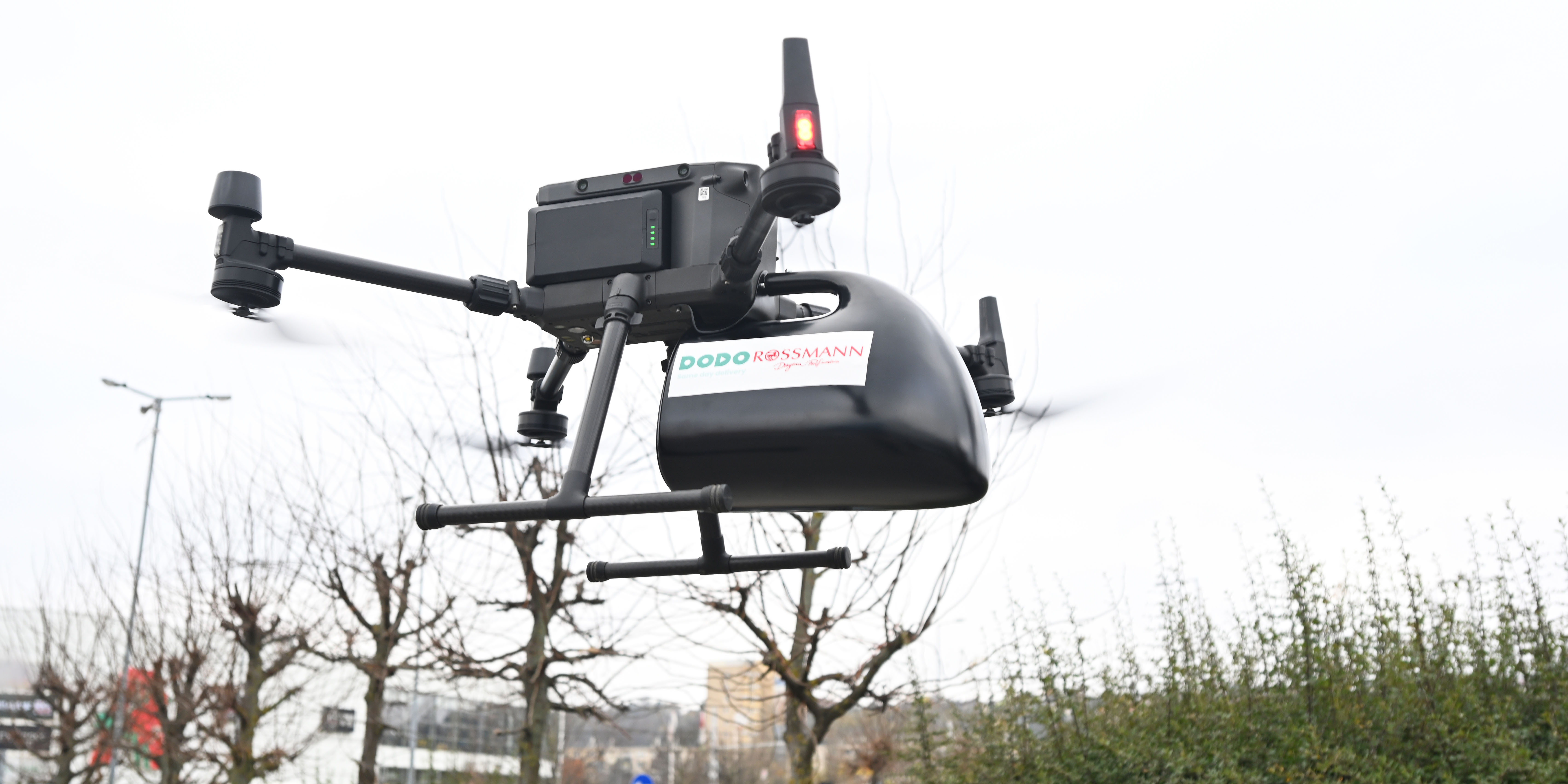 A drónos házhoz szállítás lehetőségeit teszteli  > aRossmann és a DODO
