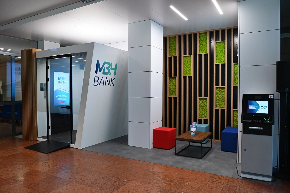 Startolnak az MBH Bank digitális kioszkjai - hazai fejlesztésű, hibrid ügyfélszolgálatok