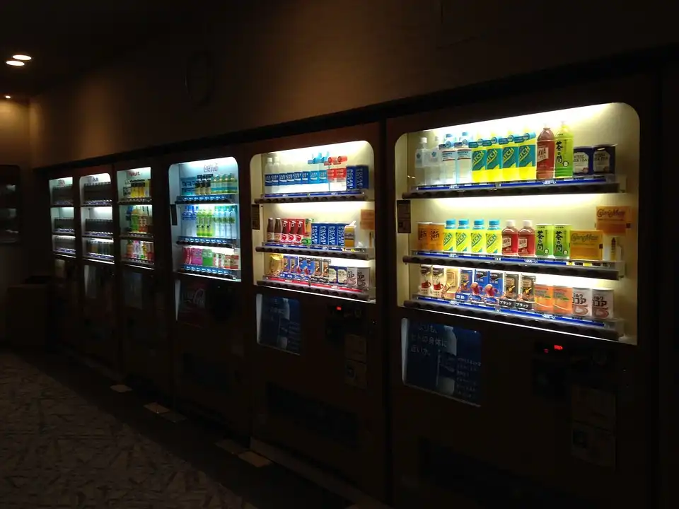 Ingyen ételt és italt kínáló automatákat telepítettek Japánban