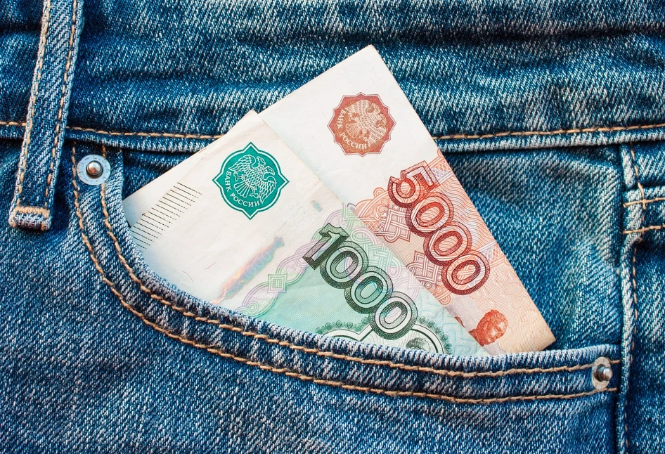 Oroszország költségvetésének hiánya az első öt hónapban közel egybillió rubel volt