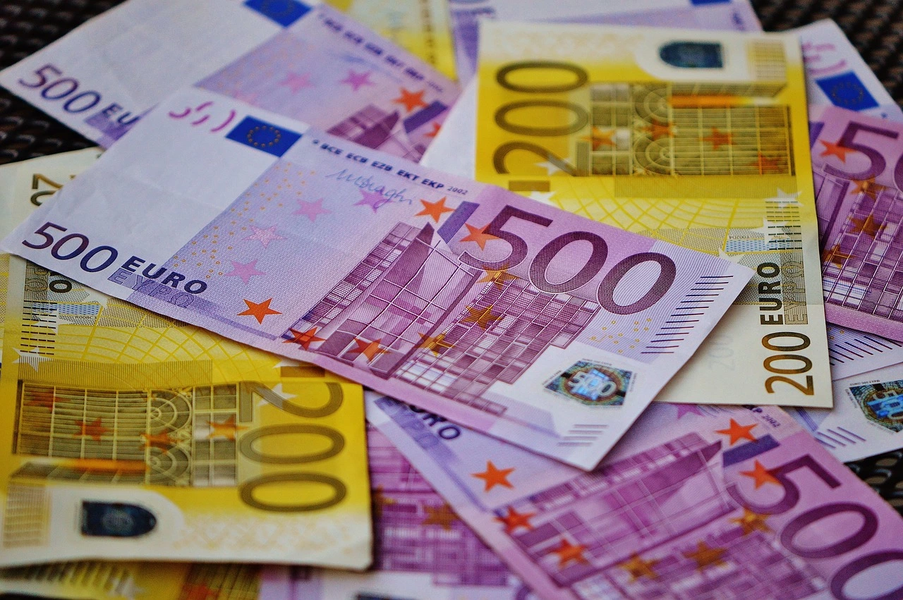 Ez történik a pénzeddel, ha Magyarország bevezeti az eurót