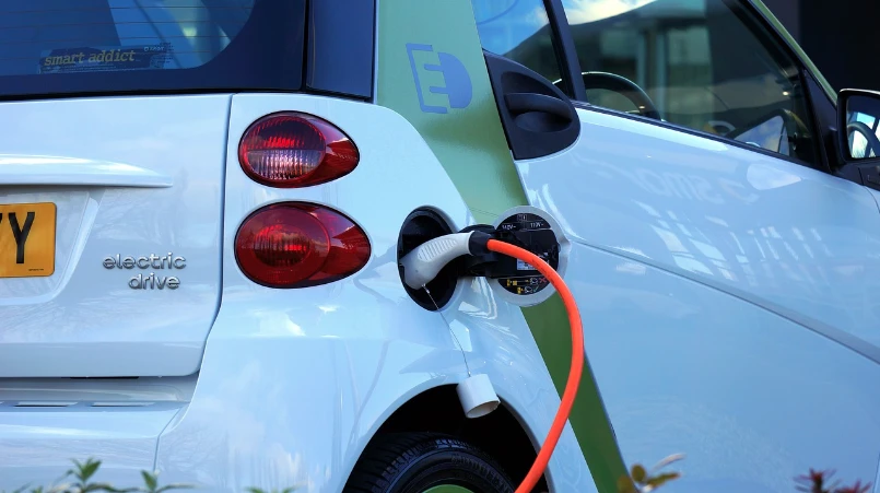 Egyre több elektromos járművet vásárolnának támogatással a vállalatok