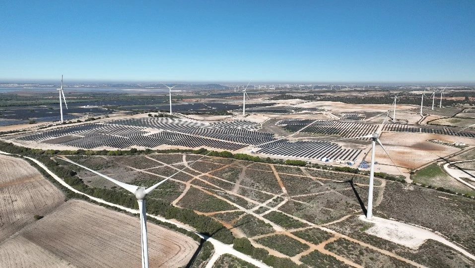 Megkezdte működését a MET Csoport első spanyolországi naperőműve