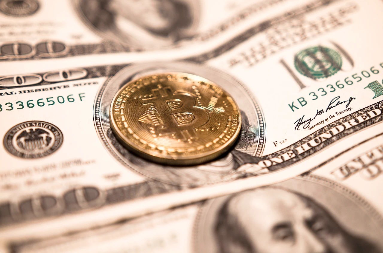 Engedélyezte a Bitcoinba fektető ETF-eket az amerikai tőzsdefelügyelet