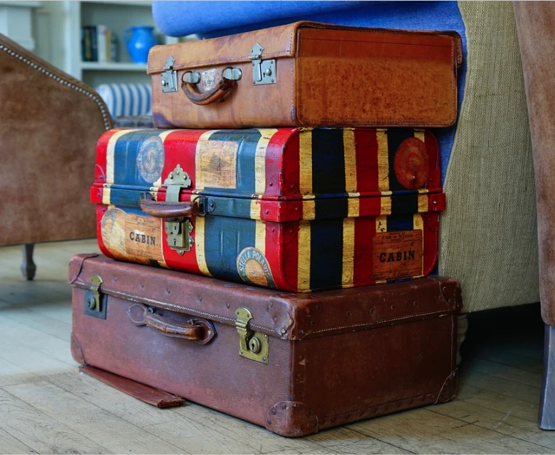 Ne utazzunk soha színes bőrönddel! 