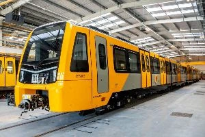 Az új metrók kocsiszekrényei a Stadler szolnoki üzemében készülnek