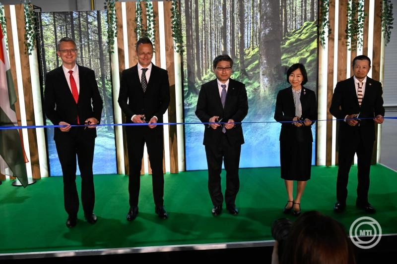 Átadták a Nippon Paper Chemicals Europe üzemét Vácrátóton
