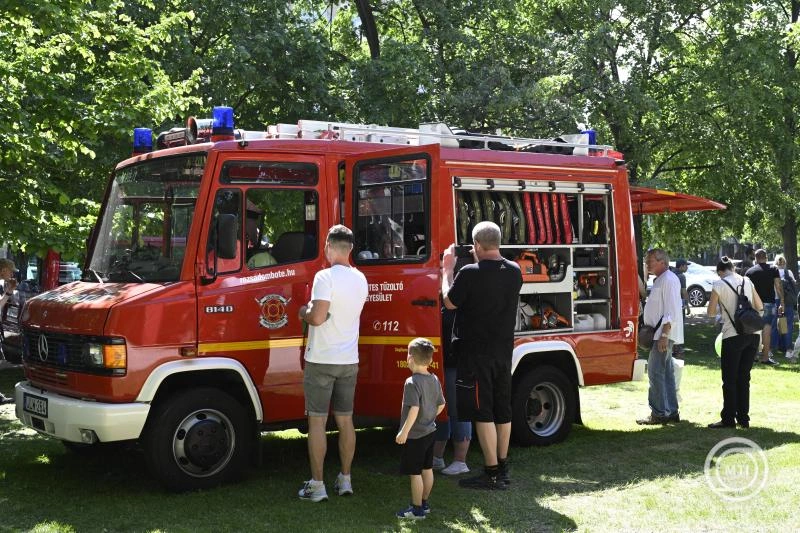 Megnyílnak a tűzoltólaktanyák a gyereknap alkalmából