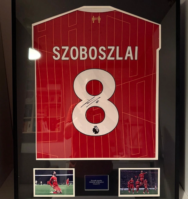 Szoboszlai Dominik Premier League bajnok dedikált mezéért indult jótékonysági sorsolás