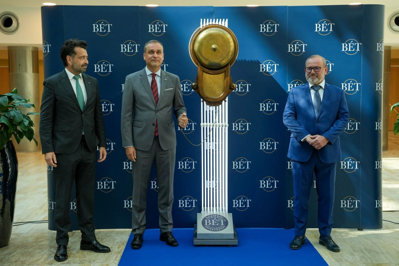 Az MVM 15 milliárd forint összegben bocsátott ki kötvényt a Budapesti Értéktőzsdén
