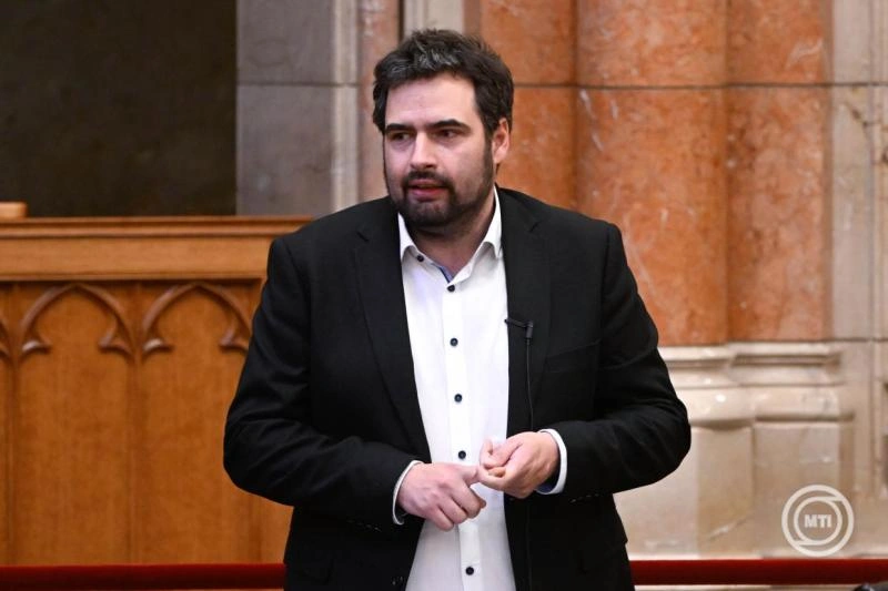 Határozatképtelen volt a parlament rendkívüli ülése