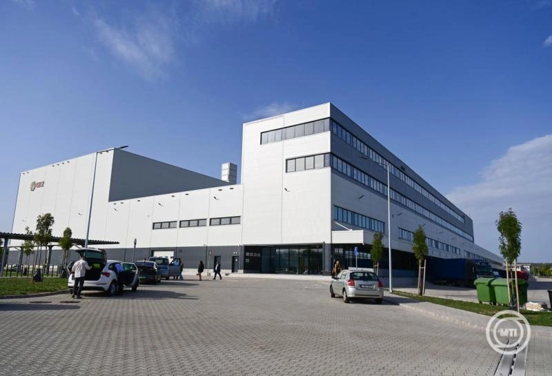 Több mint fél milliárd forintból új vámudvar nyílt Vácon