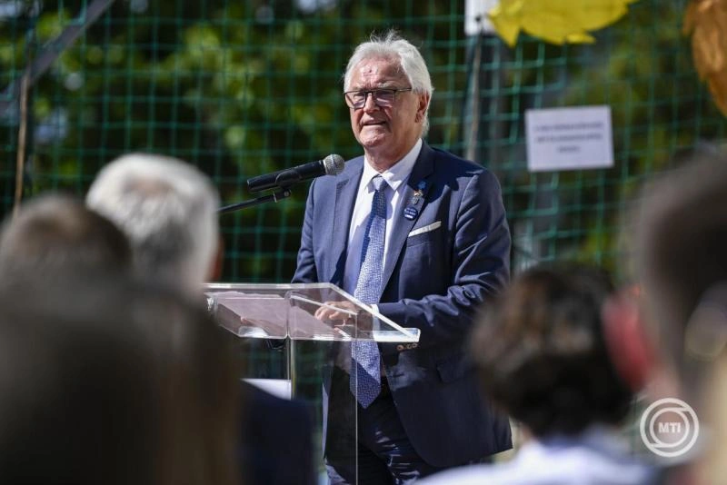 Biatorbágyon három és fél milliárd forintból bővítették a német nemzetiségi iskolát
