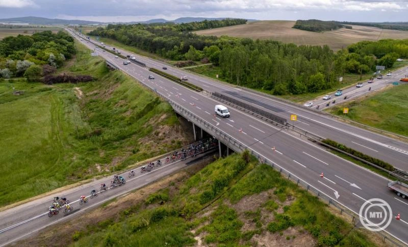 ÉKM-MKIF: elindult az M1-es autópálya bővítése