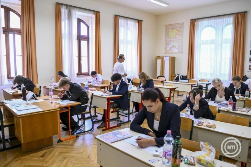 KIM: folytatódik az Esélyteremtő Program a szakképzésben