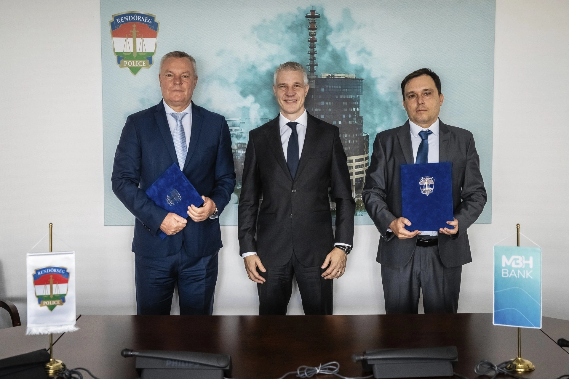 Az MBH Bank és az ORFK együttműködést kötött a digitális csalások elleni fellépés érdekében