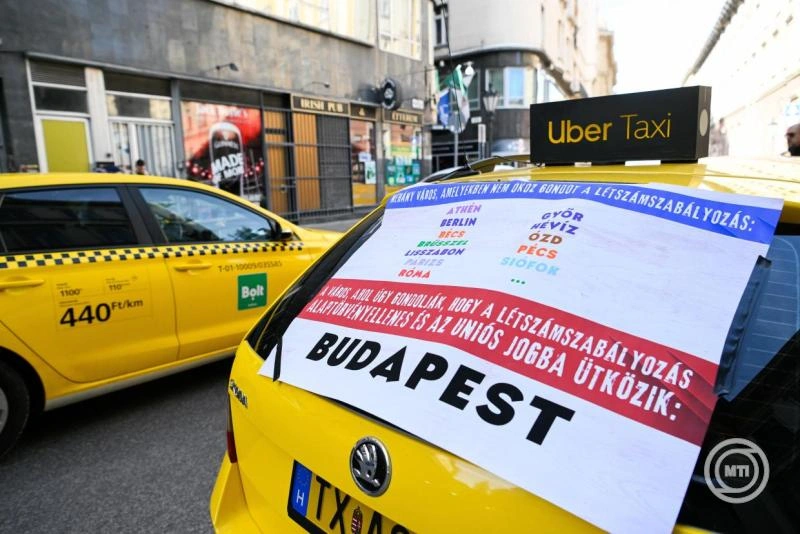 Ismét tüntettek a budapesti taxisok